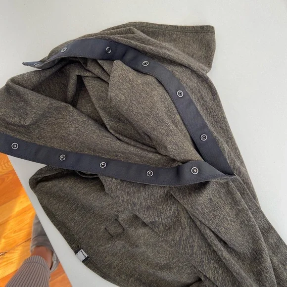 Lululemon Vinyasa Scarf - Picture 5 of 6